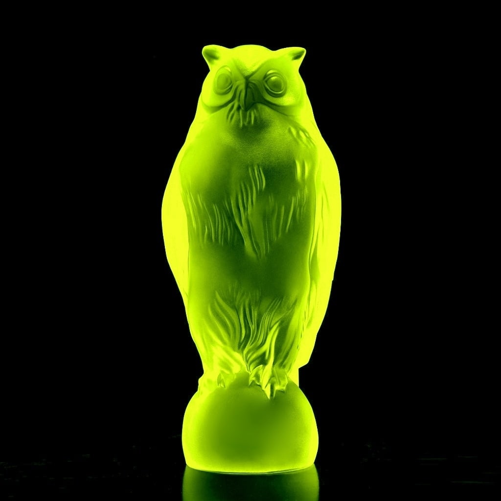 1930' H.Hoffmann Art Deco Sculpture ' Owl ' Vaseline Uranium Glass: Top Qality Art Deco Vaseline Uranium Glass Sculpture. This piece was made in Bohemia from the ORIGINAL Antique molds that was used back in 1930's. It is BREATHTAKING high quality satin finish glass sc