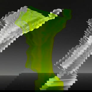 Art Deco Vaseline Uranium Glass Rolls Royce ' Flying Lady ' 1930' H.Hoffmann Sculpture: This piece is a great addition to collection or a great gift. Timeless design - Top Qality Art Deco Vaseline Uranium Collectible Art Glass Car Mascot for Classic Cars. Rolls Royce-Hood Ornament '
