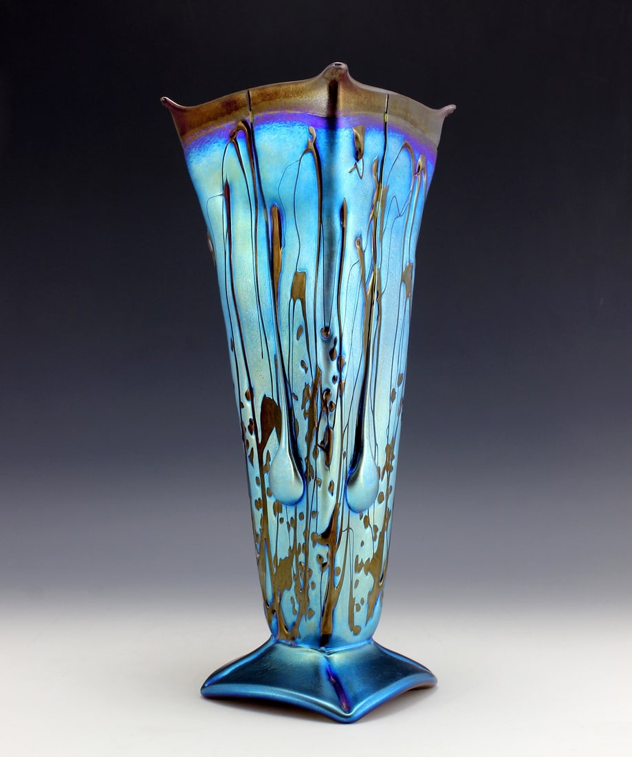 Glamorous Art Nouveau Jugendstil Iridescent Glass Vase: Art Nouveau Iridescent Collectible Art Glass in the style of Loetz or Tiffany Studios. This piece is a great addition to collection or a great gift. Extraordinary beautiful piece of the finest quality