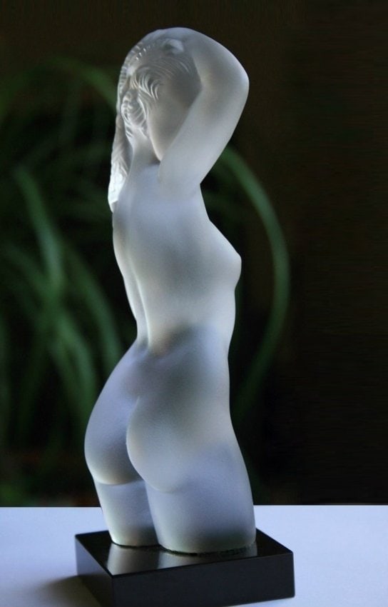 Art Deco Glass Sculpture ' Beautiful Girl ' Hood Ornament 1930' H.Hoffmann: This piece is a great addition to collection or a great gift. Timeless design - Top Qality Art Deco Collectible Glass Car Mascot Hood Ornament Figurine Paperweight. This piece was made in Bohemia from