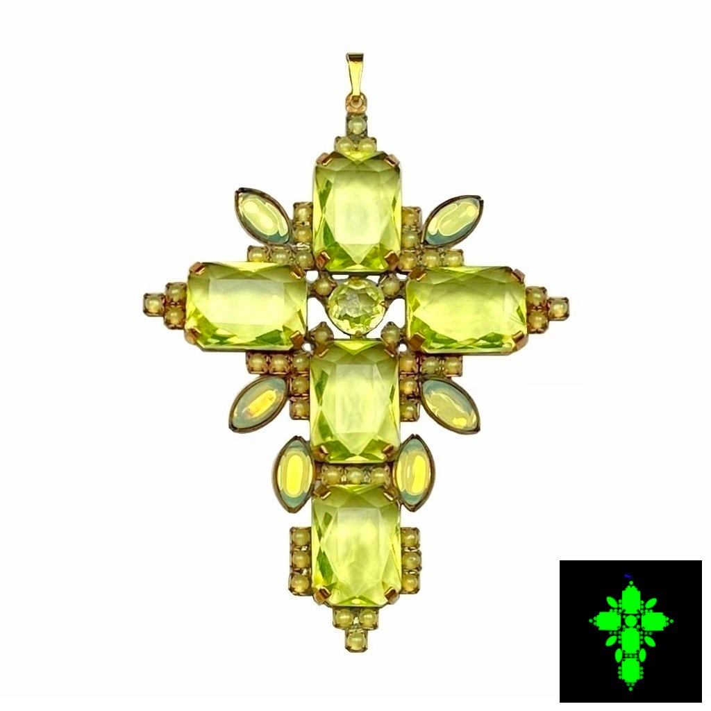 Art Deco Vaseline Uranium Glass Cross Vintage Pendant (1 of 5)