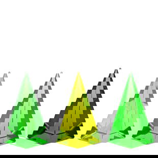 3 Pyramids Collectible Glass ' Green ' Yellow ' Light Green ' Vaseline Uranium Glass Paperweights: Dimensions: Diameter 3 '' ( 7,5 cm ), Length 1 3/8 '' ( 3,5 cm ).