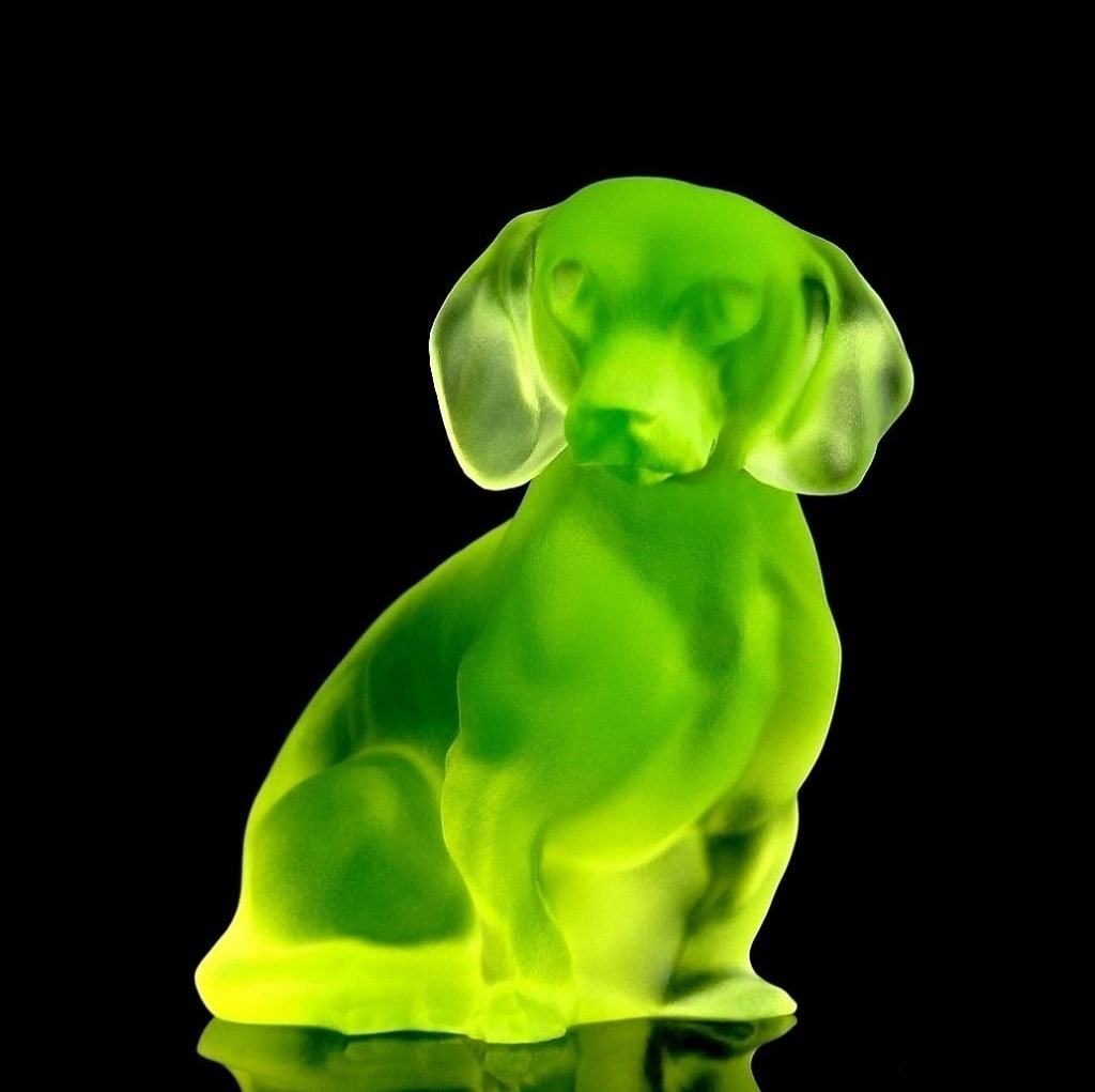 Art Deco ' Dachshund ' Vaseline Uranium Art Glass Paperweight 2 '' (1 of 3)
