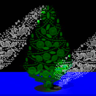 Vintage Vaseline Uranium Glass Christmas Tree 7 1/2 '': Rare Vaseline Uranium Glass Vintage Christmas Tree. Condition: Excellent ( No damage ). Dimensions: Height 7 1/2'' ( 19 cm ).