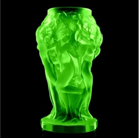 ArtDeco1930 Art Glass Store Sale on Liveauctioneers since 2014. Important information for all our items. Fast delivery time worldwide (2-4 days). Fast order processing (1-2 days). We combine shipping for multiple items. Price is $19 extra for each additional piece in box. For example for 3 items: 39 + 19 + 19 = $ 77. All returns accepted within 14 Days after receiving the item. Return shipping will be paid by buyer. Thank you and have a nice day.