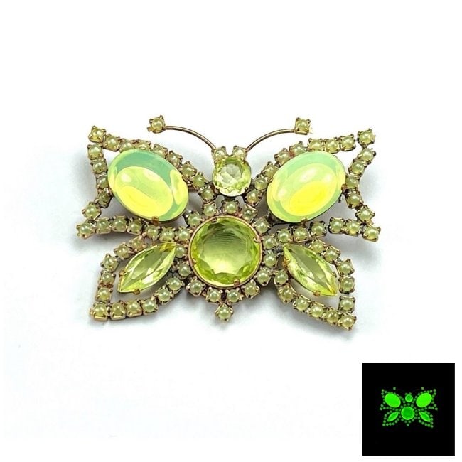 Vintage Vaseline Uranium Glass Vintage Brooch Pin (1 of 4)