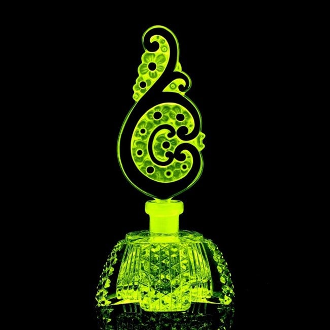 Glamorous Art Deco Vaseline Uranium Glass Collectible Perfume Bottle 1930' H.Hoffmann: Very beautiful decoration. This piece is a great addition to collection or agreat gift. It is breathtaking high quality satin finish glass in stylish Art Deco French design. Really nice piece that glo