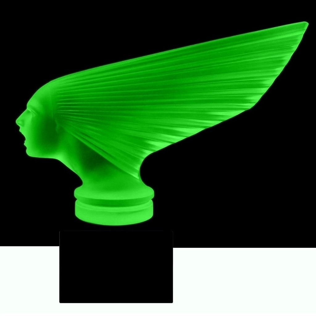 Art Deco 1930' Green Uranium Glass VICTOIRE Hood Ornament 'Spirit Of The Wind' H.Hoffmann by Lalique - 2