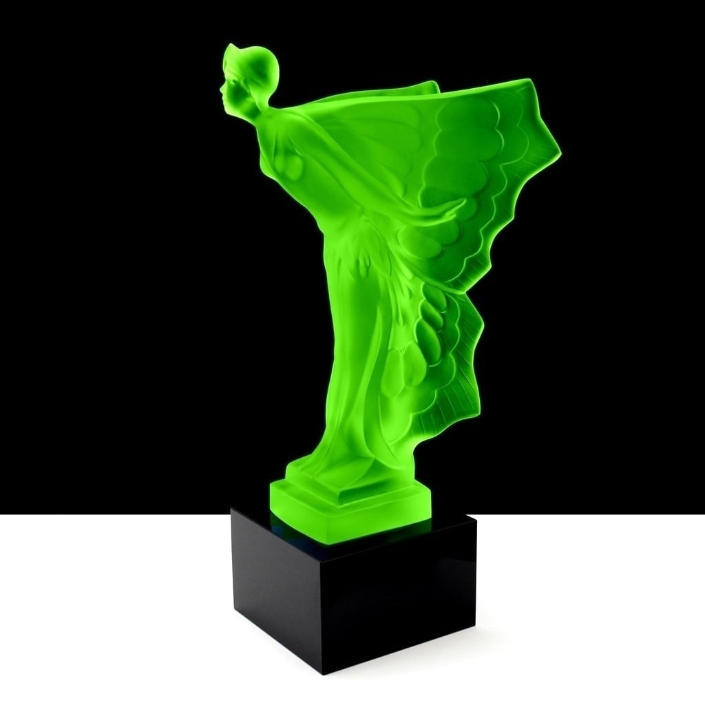 Art Deco Green Vaseline Uranium Glass Hood Ornament Rolls Royce ' Flying Lady ' 1930' H.Hoffmann: This piece is a great addition to collection or a great gift. Timeless design - Top Qality Art Deco Glass Car Mascot '' Hood Ornament ' Flying Lady ' Spirit of Ecstasy Figurine. This piece was made in
