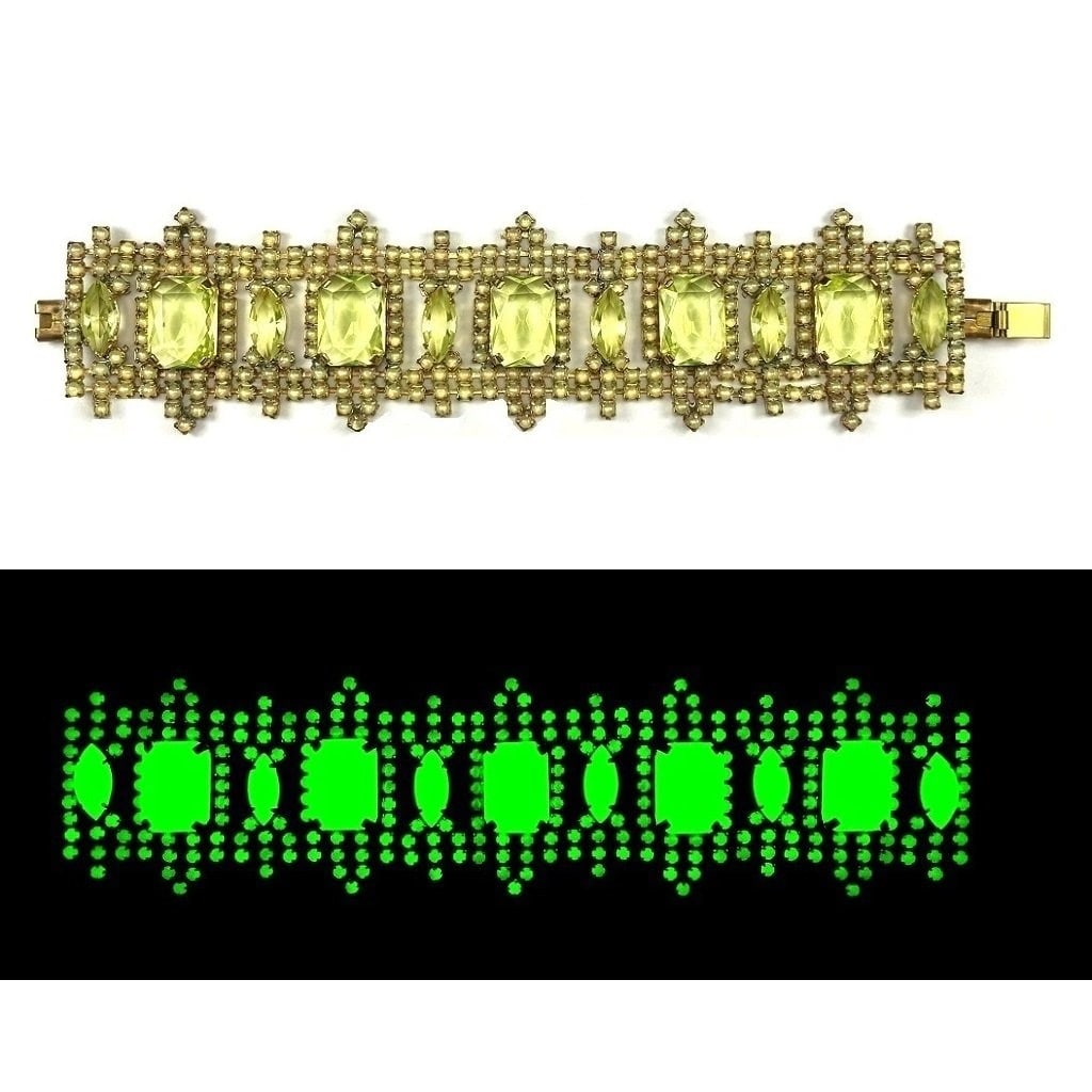 Art Deco Vintage Bracelet Vaseline Uranium Glass: Really nice piece that glows beautifully under UV light. All the stones in this bracelet are from uranium glass.Made in Czechoslovakia. Dimensions: Length 7 '', Width 1 3/4 ''