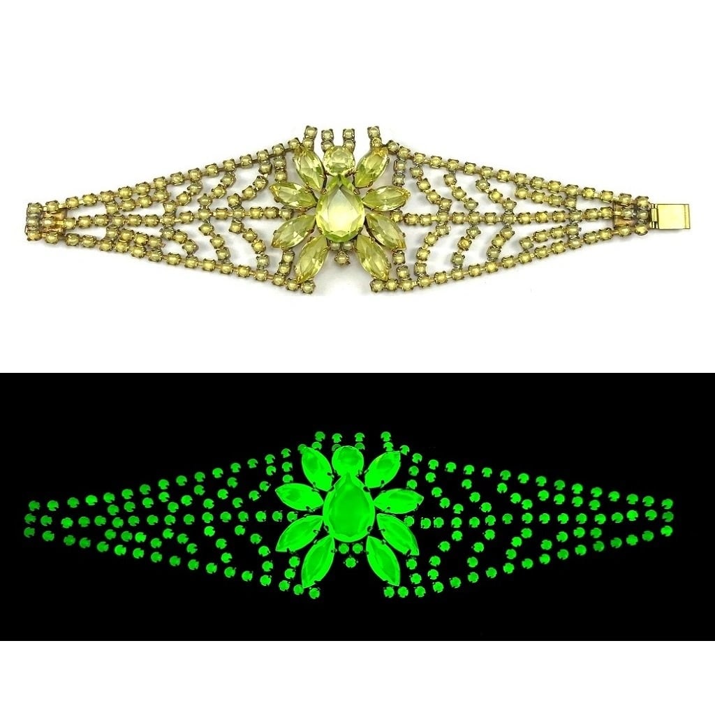 Art Deco Vintage Bracelet Vaseline Uranium Glass: Really nice piece that glows beautifully under UV light. All the stones in this bracelet are from uranium glass. Made in Czechoslovakia. Length 7 '', Width 2 ''
