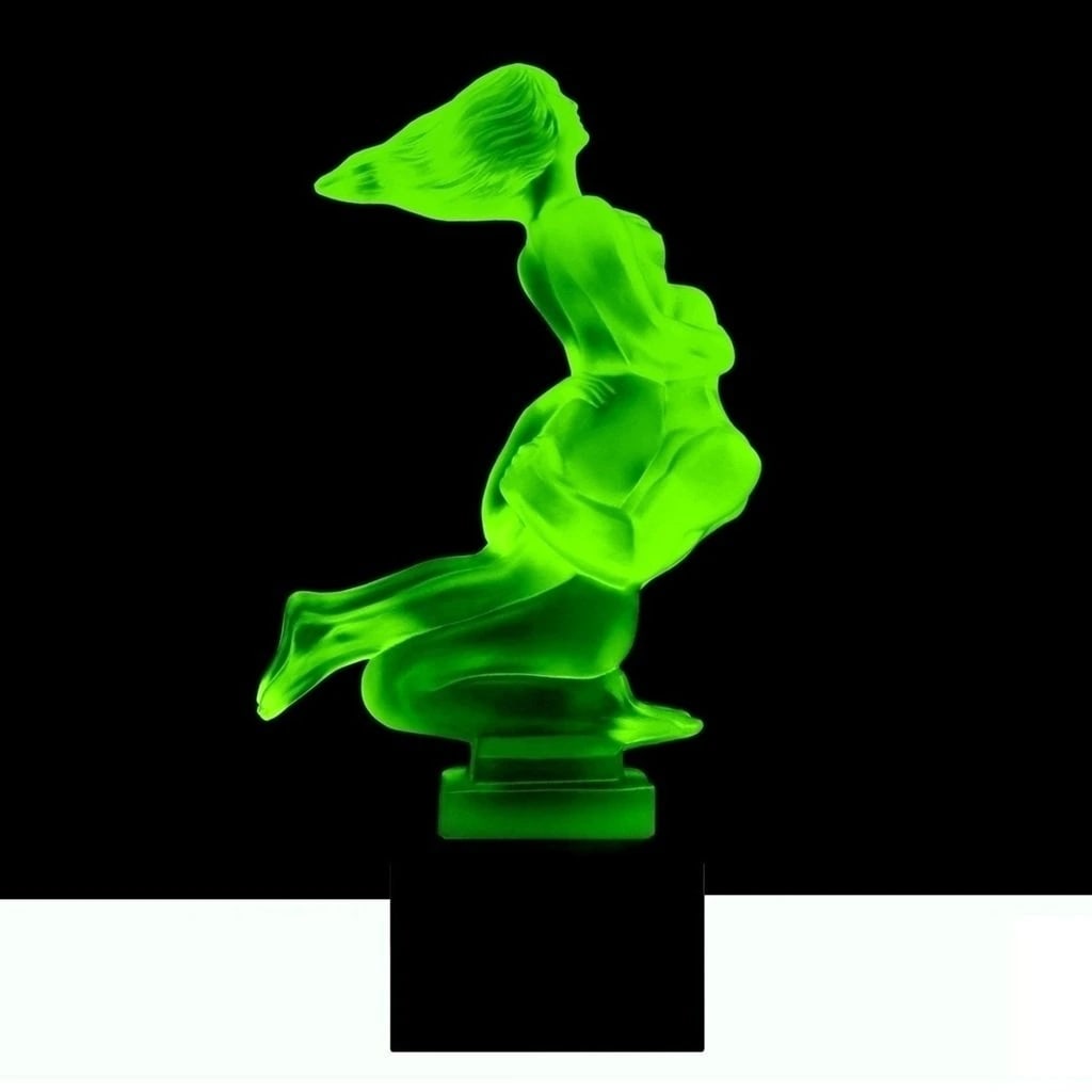 Art Deco Green Vaseline Uranium Glass ' Lovers ' Hood Ornament Sculpture 1930' H.Hoffmann: Top Quality Rare Green Vaseline Uranium Glass. This piece was made in Bohemia from ORIGINAL antique molds that were used during the 1930's - 1939's. It is BREATHTAKING high quality satin finish glass
