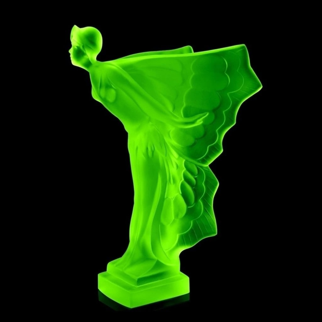 Art Deco Green Vaseline Uranium Glass ' Flying Lady ' Rolls Royce Car Mascot Figurine: This piece is a great addition to collection or a great gift. Timeless design - Top Qality Art Deco Glass Car Mascot '' Hood Ornament ' Flying Lady ' Spirit of Ecstasy Figurine. This piece was made in