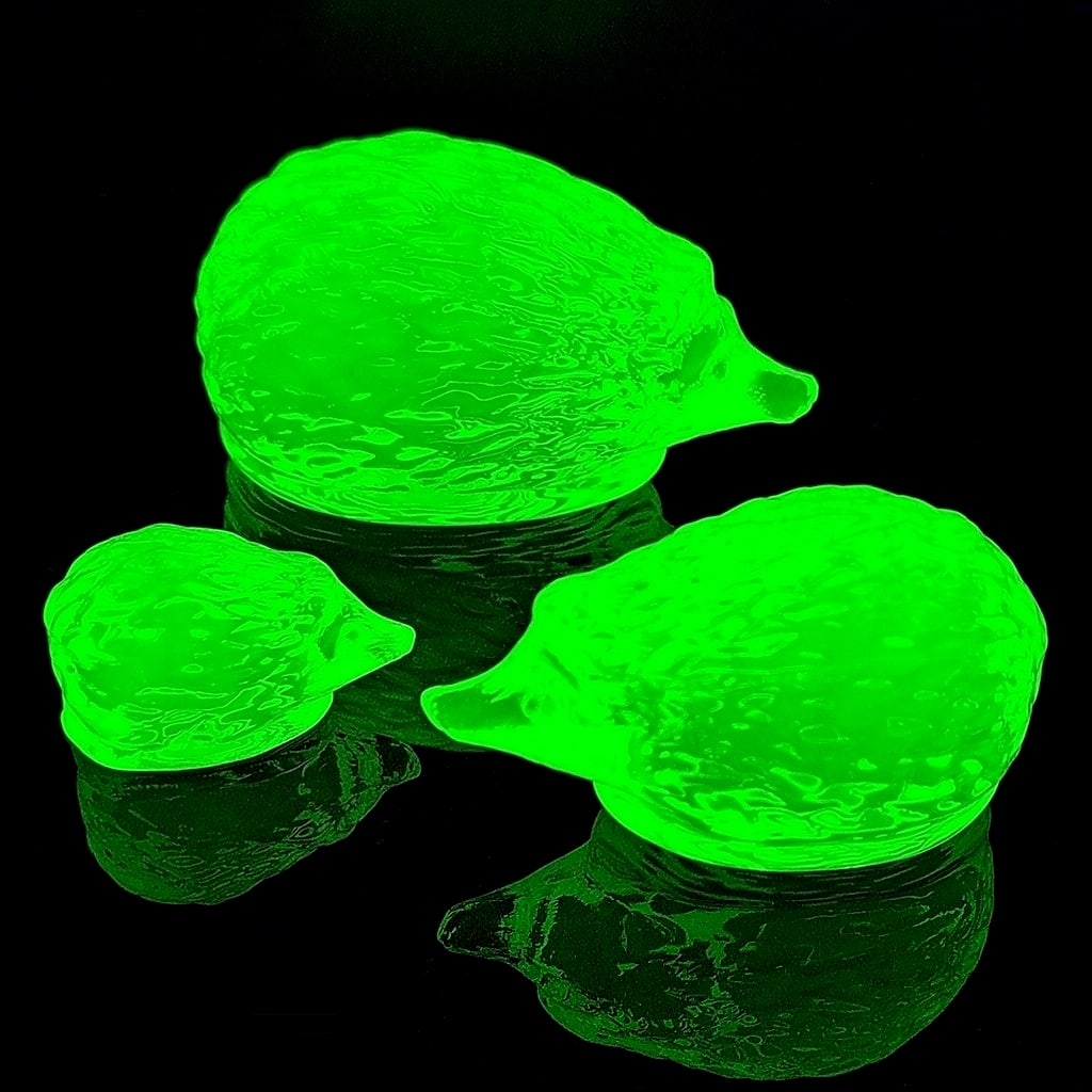 Uranium Glass Set ' The hedgehog family ' Bohemian Vaseline Uranium Glass: Vaseline Uranium Glass 3 Figurines. Very beautiful decoration to your house or office. Really nice piece that glows beautifully under uv light. Dimensions: Length 3 '' ( 7,5 cm ), Length 2 1/2 '' ( 6,