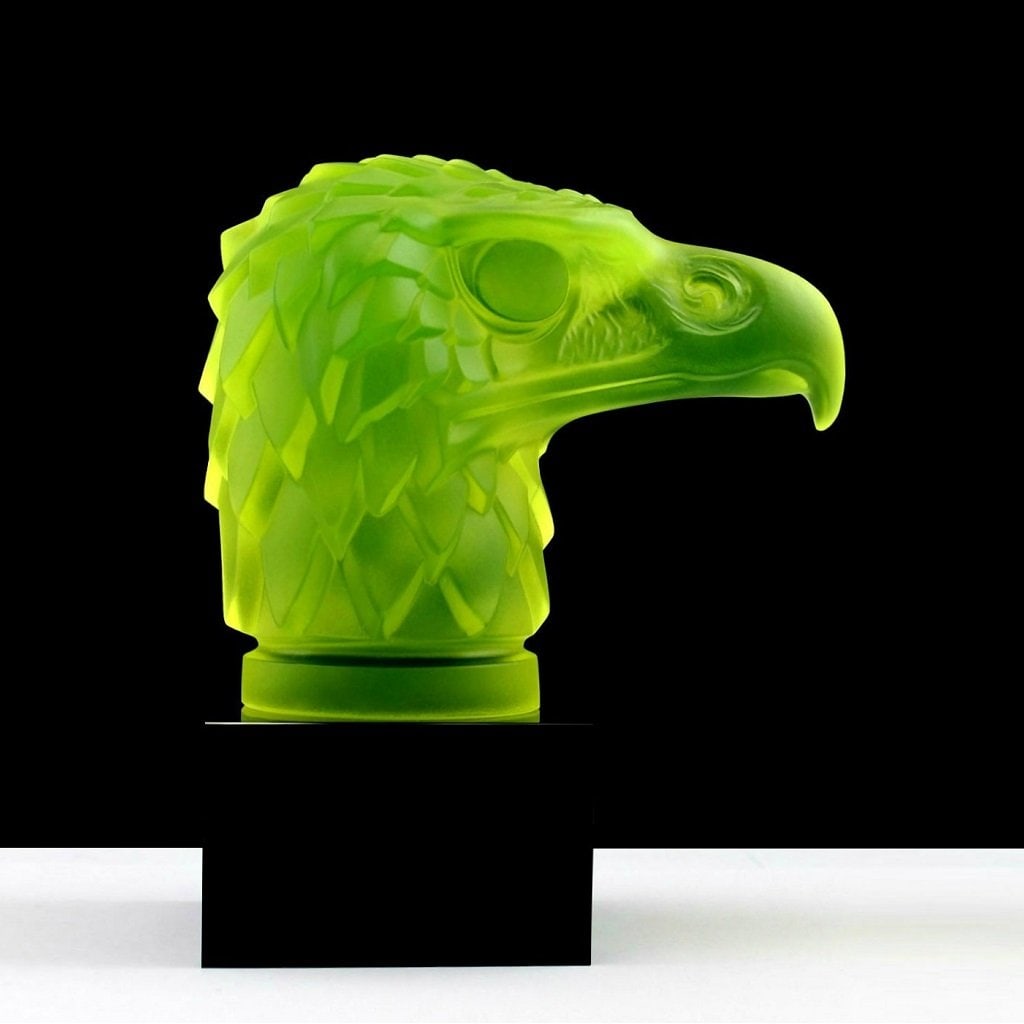 Art Deco 1930' Vaseline Uranium Glass ' Head Eagle ' Hood Ornament Sculpture H.Hoffmann By Lalique: This piece is a great addition to collection or a great gift. Timeless design - Top Qality Collectible Art Deco Vaseline Art Glass Car Mascot Head Eagle. This piece was made in Bohemia from the ORIGIN