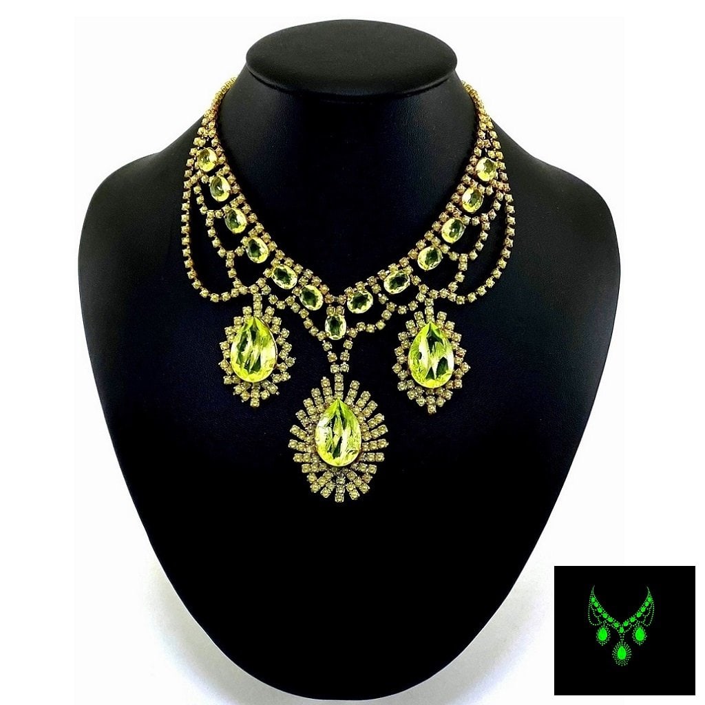 Art Deco Vaseline Uranium Glass Vintage Necklace: Really nice piece that glows beautifully under UV light. All the stones in this necklace are from uranium glass. Made in Czechoslovakia. Dimensions: Measures 17 1/2" including extender and clasp. Adju