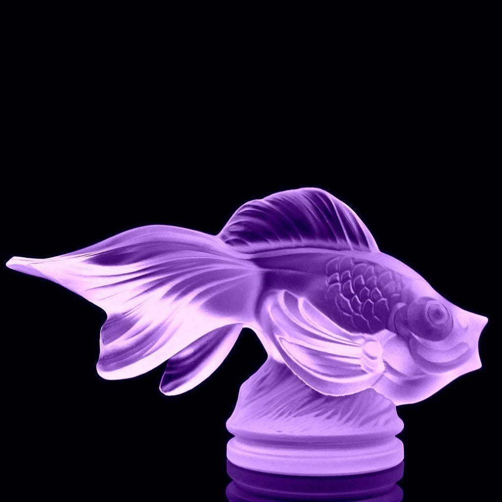 Glamorous Art Deco Alexandrite Glass ' Gold Fish ' Figurine Paperweight 1930' H.Hoffmann: This piece is a great addition to collection or a great gift. Timeless design - Top Qality Art Deco Glass ' Gold Fish' Sculpture. This piece was made in Bohemia from the ORIGINAL antique vintage molds