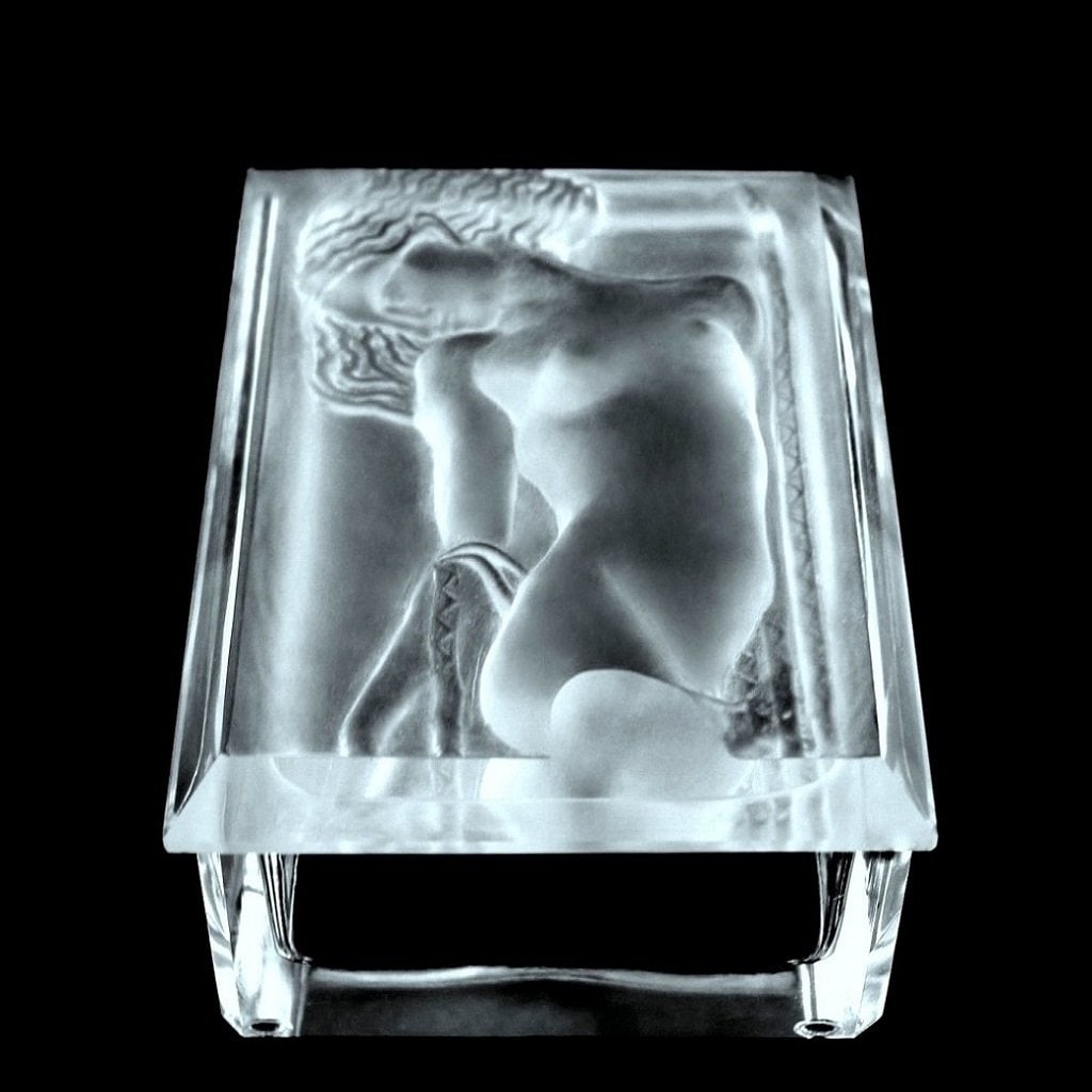 Art Deco ' Odalisque ' Glass Box 1930' H.Hoffmann: This piece is a great addition to collection or a great gift. Timeless design - Top Qality Bohemian Art Deco Collectible Glass Box. This piece was made in Bohemia from the ORIGINAL antique vintage mol