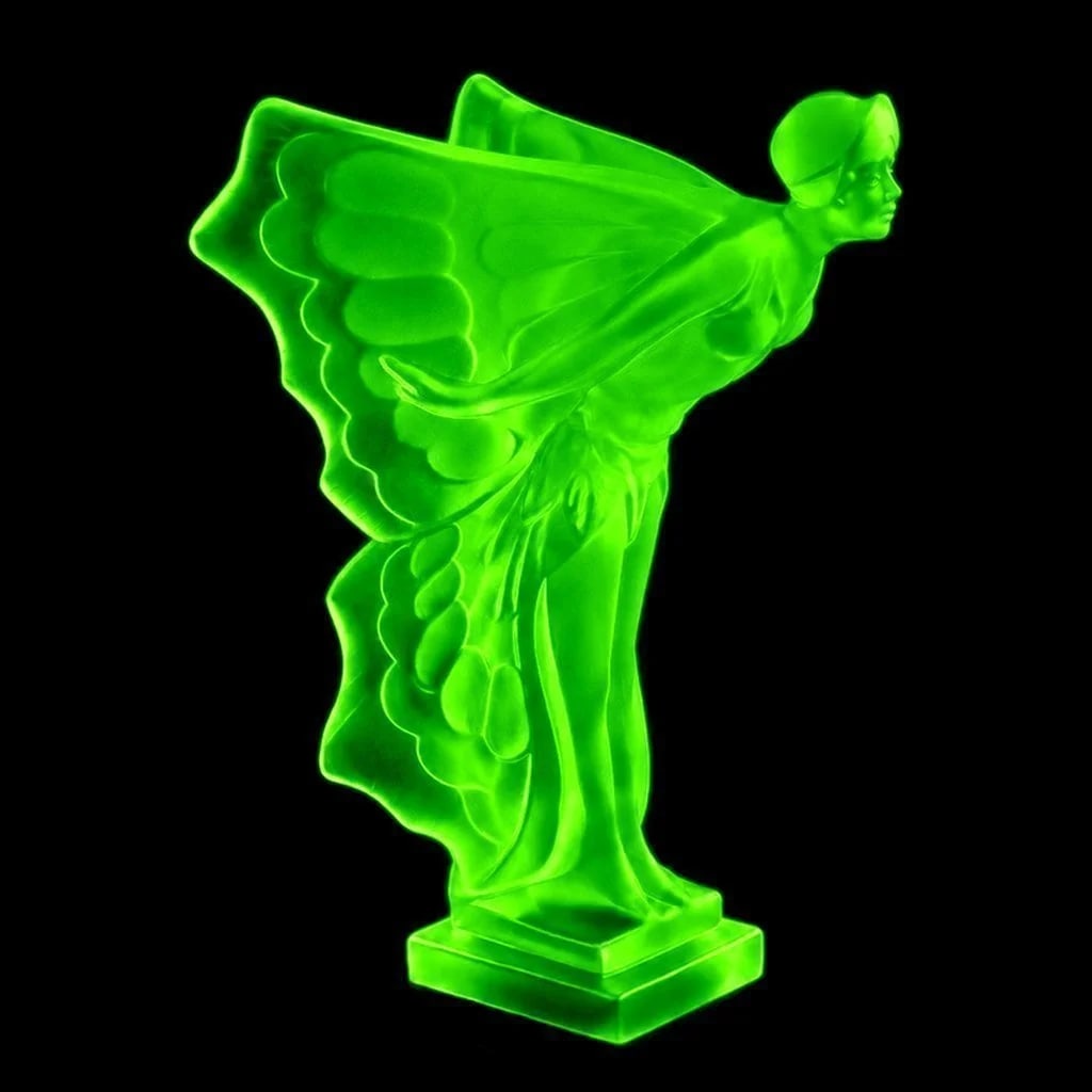 Art Deco Rare Green Uranium Glass Hood Ornament Rolls Royce ' Flying Lady ' 1930' H.Hoffmann: This piece is a great addition to collection or a great gift. Timeless design - Top Qality Art Deco Glass Car Mascot '' Hood Ornament ' Flying Lady ' Spirit of Ecstasy Figurine. This piece was made in
