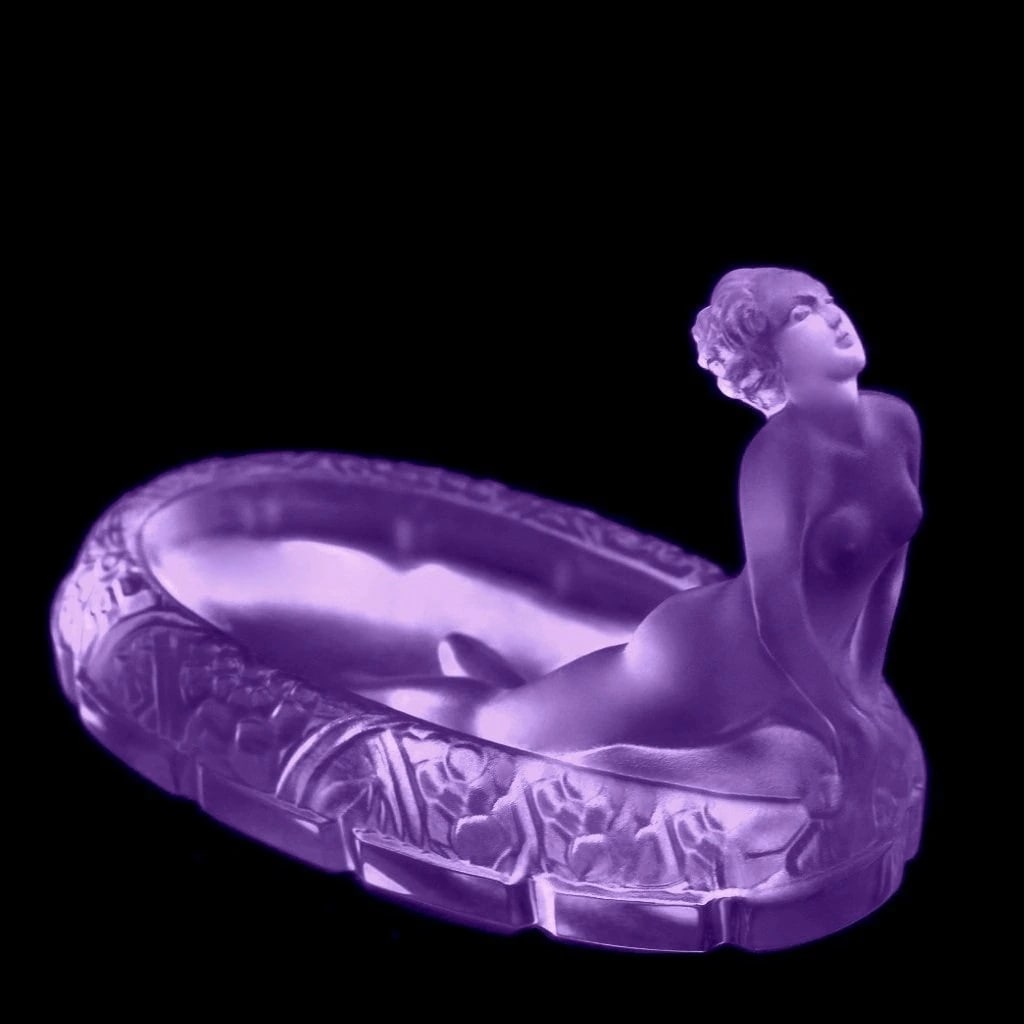 Art Deco Large Bowl Alexandrite Glass 1930's H.Hoffmann: This piece is a great addition to collection or a great gift. Timeless design - Top Qality Art Deco Alexandrite Glass Bowl. This piece was made in Bohemia from the ORIGINAL antique vintage molds that 