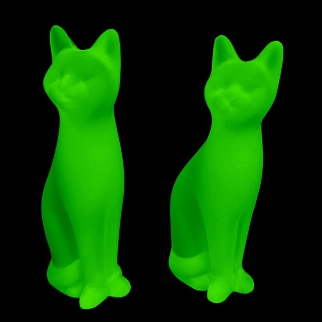Glamorous Art Deco ' 2 Large Cats ' Vaseline Uranium Glass Figurines 1930' H.Hoffmann: These new pieces is a great addition to collection or a great gift. Top Qality Art Deco Uranium Glass Figurines. These piece was made in Bohemia from the ORIGINAL antique vintage molds that was used b