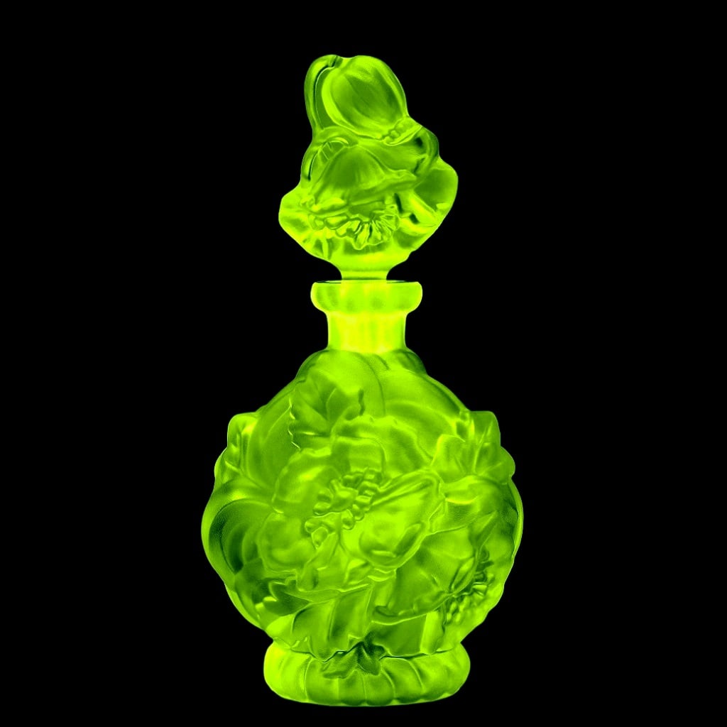 Art Deco 1930' Vaseline Uranium Glass ' Poppies ' Collectible Perfume Bottle H.Hoffmann: Top Quality Art Deco Vaseline Uranium Glass Perfume Bottle. This piece was made in Bohemia from ORIGINAL antique molds that were used during the 1930's - 1939's. It is breathtaking high quality satin 