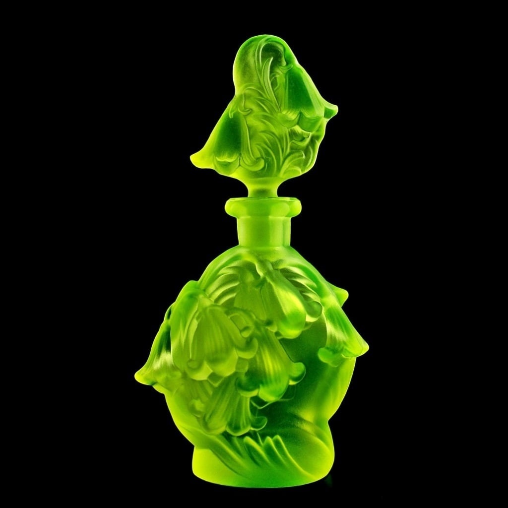 Art Deco Vaseline Uranium Glass ' Bells ' Collectible Perfume Bottle 1930' H.Hoffmann: This piece is a great addition to collection or a great gift. Timeless design - Top Qality Collectible Bohemian Art Deco Uranium Glass Perfume Bottle. This piece was made in Bohemia from the ORIGINAL 