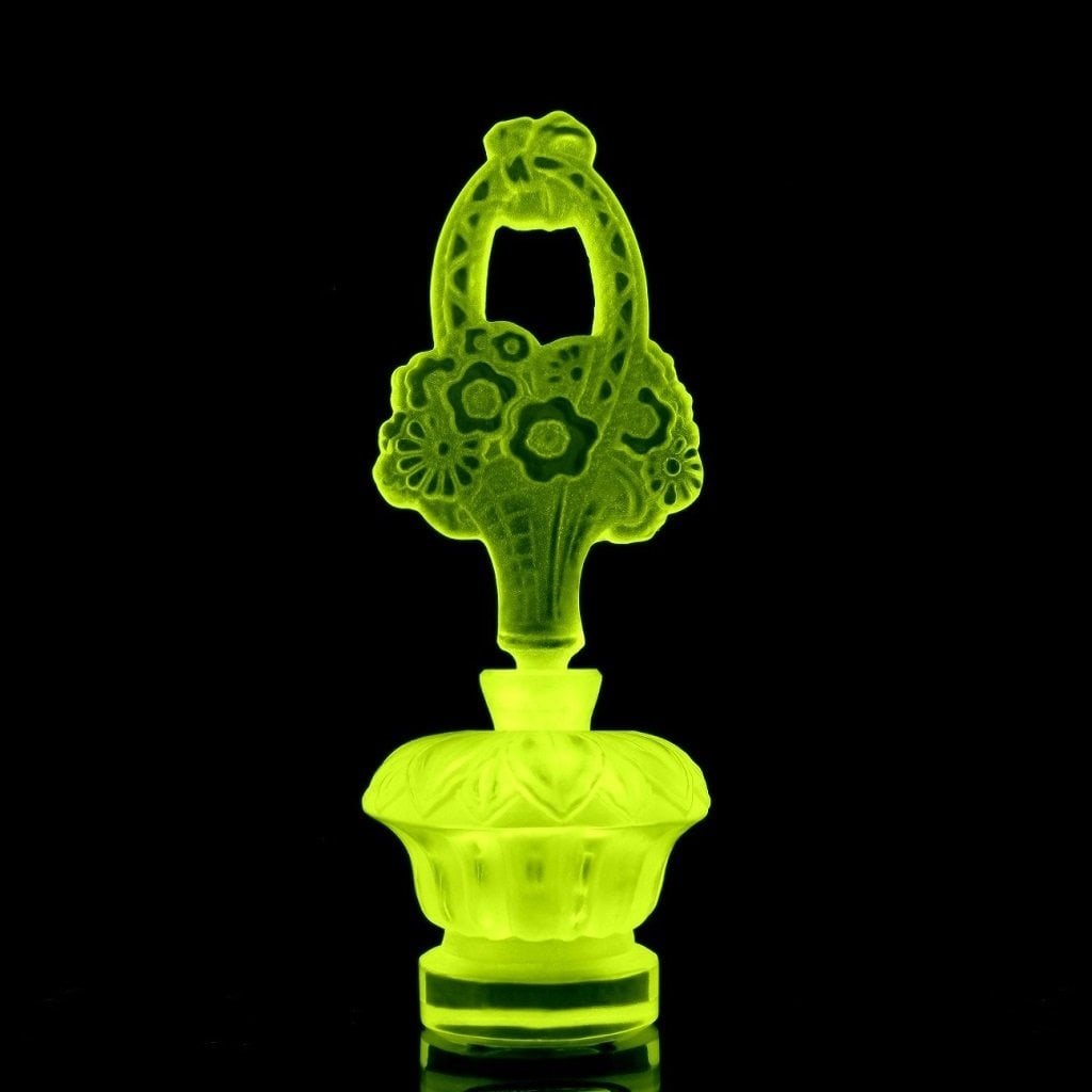 Glamorous Art Deco Vaseline Uranium Glass Perfume Bottle 1930' H.Hoffmann: Very beautiful decoration,this piece is a great addition to collection or agreat gift. It is breathtaking high quality satin finish glass in stylish Art Deco French design. Really nice piece that glow