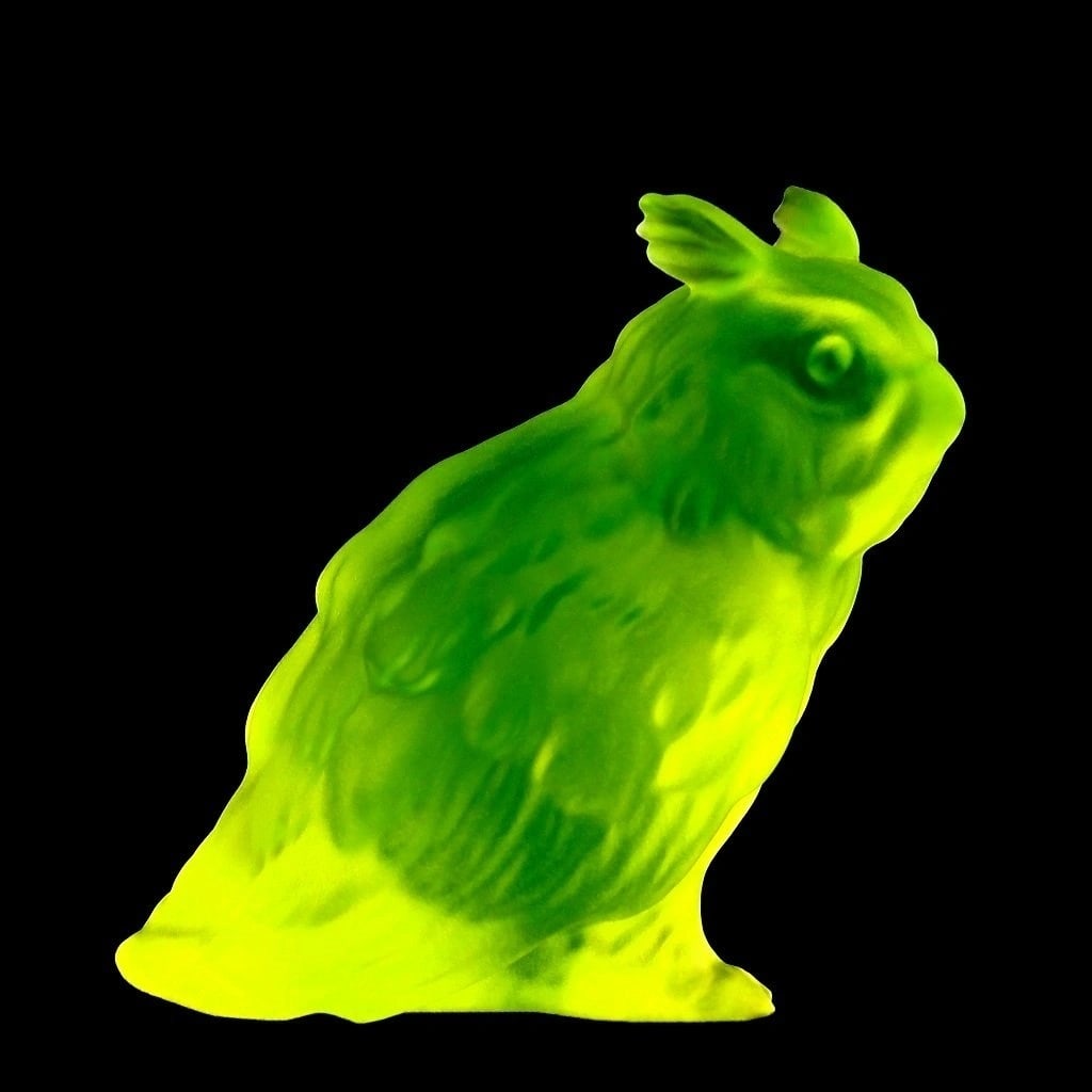 Art Deco Uranium Glass ' Owl ' Figurine Miniature 1930' H.Hoffmann: Miniature - Art Deco Uranium Glass Figurine. This piece was made in Bohemia from the ORIGINAL antique vintage molds that was used back in 1930's. It is BREATHTAKING high quality satin finish glass fig