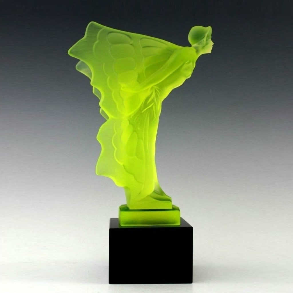 Art Deco Hood Ornament ' Flying Lady ' Vaseline Uranium Glass Sculpture Rolls Royce 1930' H.Hoffmann: Top Quality Collectible Vaseline Uranium Glass. This piece was made in Bohemia from ORIGINAL antique vintage molds that were used during the 1930's - 1939's. It is BREATHTAKING high quality satin fini