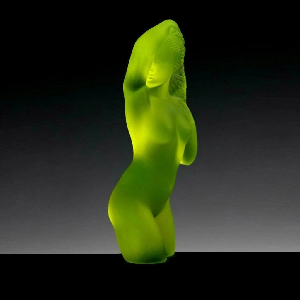 Glamorous Art Deco Sculpture ' Beautiful Girl ' Vaseline Uranium Glass 1930' H.Hoffmann: Art deco sculpture 'Beautiful Girl' vaseline uranium glass without the black glass base. This piece is a great addition to collection or a great gift. Timeless design - Top Qality Art Deco Vaseline Gl
