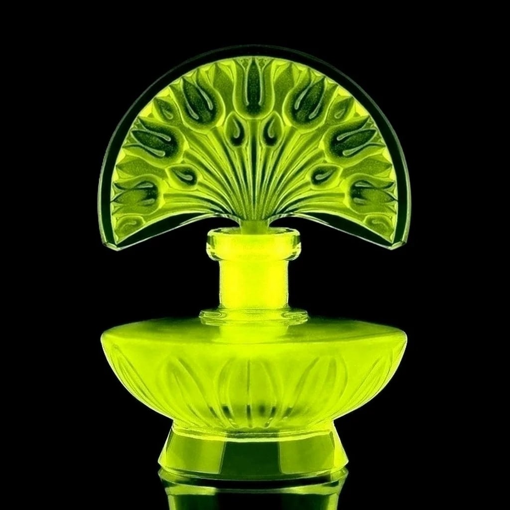Art Deco Uranium Glass Bohemian Perfume Bottle 1930' H.Hoffmann: A stunning Bohemian uranium glass perfume bottle featuring an elegant Art Deco design and a beautiful satin-finish surface. Under UV light, the uranium glass produces a wonderfully vibrant glow, makin