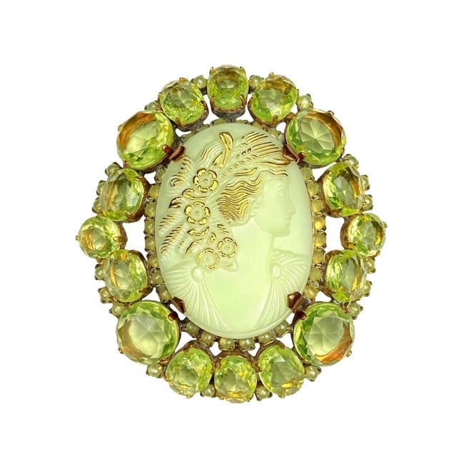 Vintage Vaseline Uranium Glass Cameo Vintage Brooch Pin: Really nice piece that glows beautifully under UV light. All the stones in this brooch are from uranium glass. Made in Czechoslovakia. Dimensions: Height: 2 3/4 '', Width: 2 1/4 ''. Fast delivery time