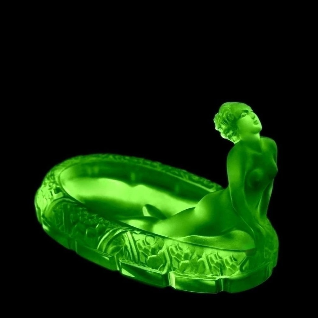 Art Deco Green Uranium Glass Bowl 1930' H.Hoffmann by Lalique: Top Quality Art Deco Green Vaseline Glass Bowl. This piece was made in Bohemia from ORIGINAL antique vintage molds that were used during the 1930's - 1939's. It is breathtaking high quality satin fini