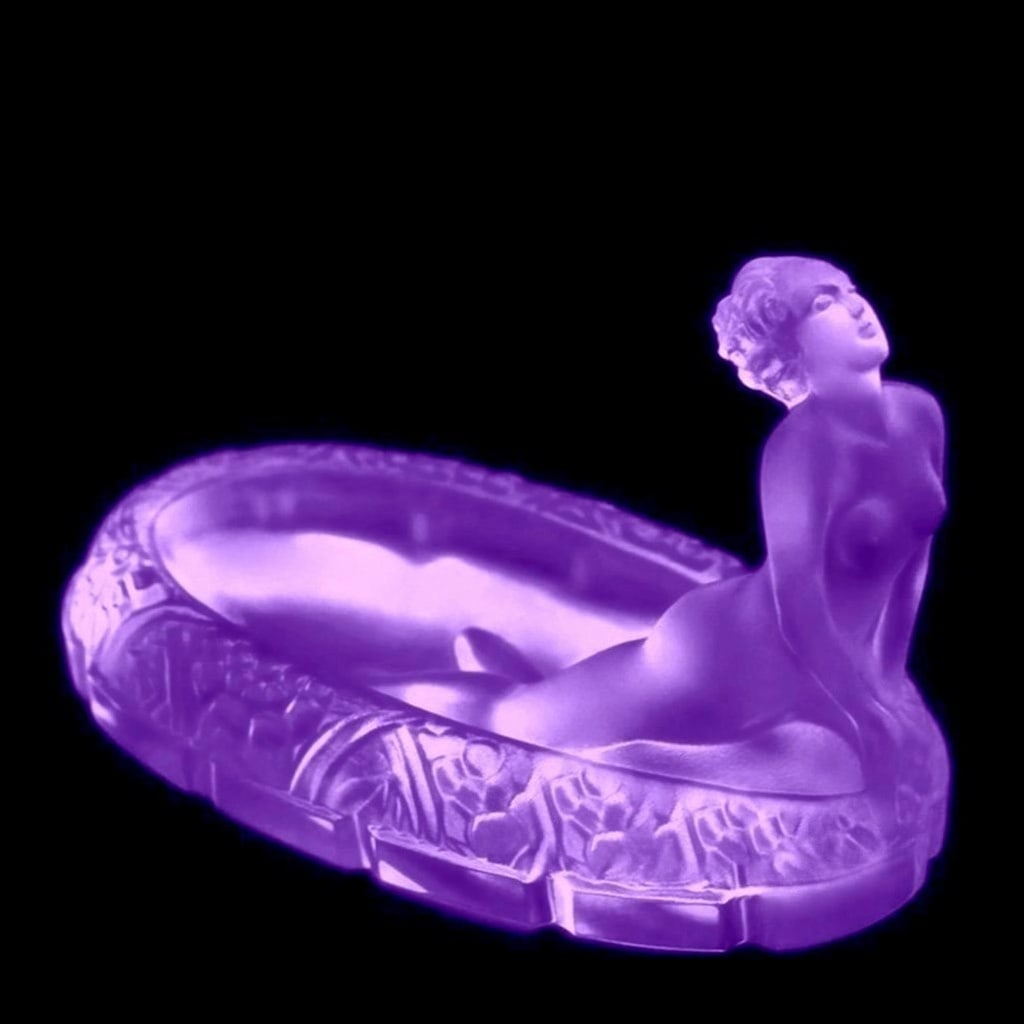 Large Art Deco Alexandrite Glass Bowl 1930' H.Hoffmann by Lalique: This piece is a great addition to collection or a great gift. Timeless design - Top Quality Art Deco Collectible Glass Bowl. This piece was made in Bohemia from the ORIGINAL antique vintage molds that