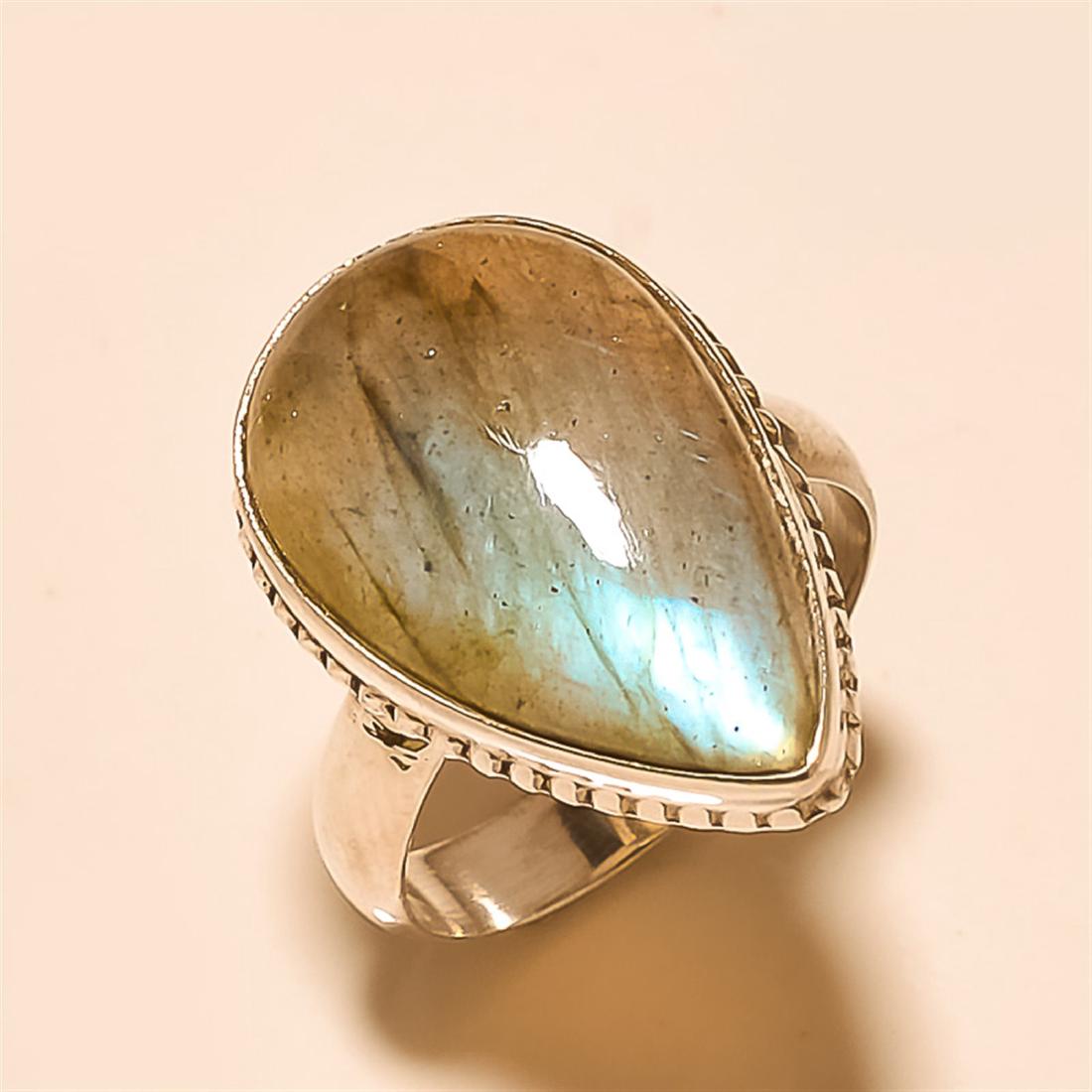 Labradorite RING Solid Sterling Silver: Labradorite RING Solid Sterling Silver Length:0.75inch Weight:5gram Size:7 #R-163