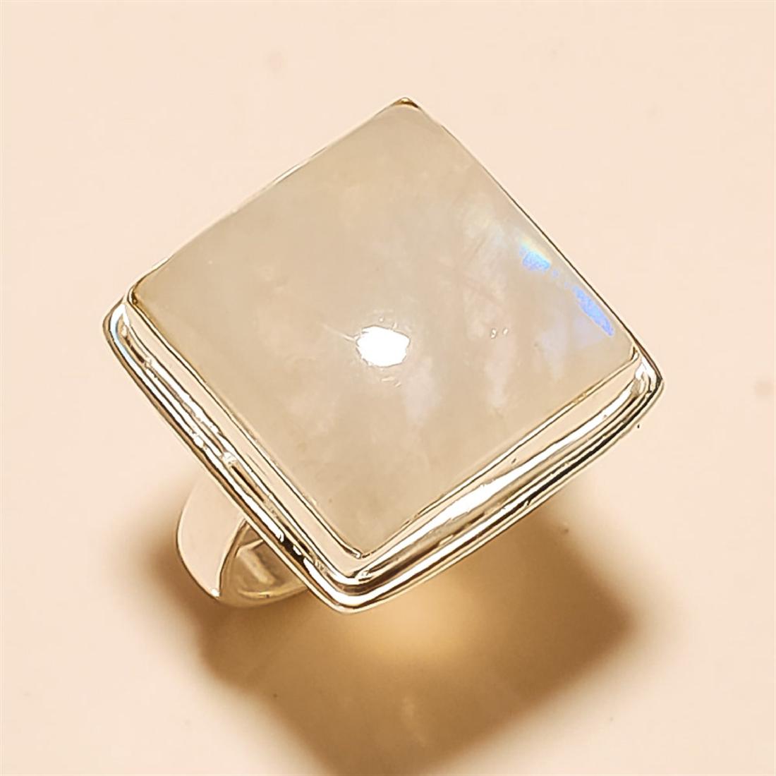 Moonstone RING Solid Sterling Silver: Moonstone RING Solid Sterling Silver Length:0.75inch Weight:9gram #R-093