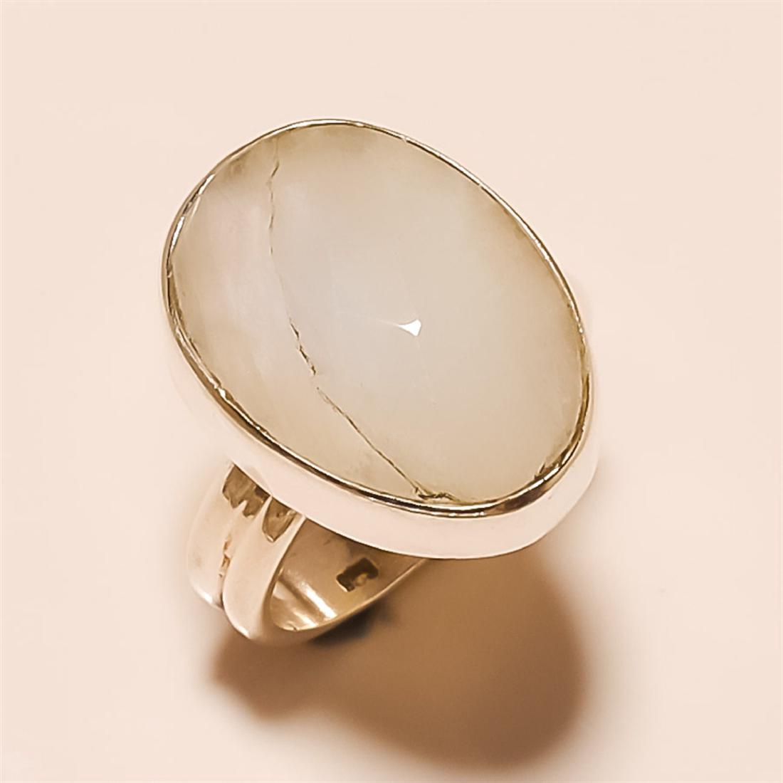 Moonstone RING Solid Sterling Silver: Moonstone RING Solid Sterling Silver Length:0.8inch Weight:6gram Size:5.50 #R-292