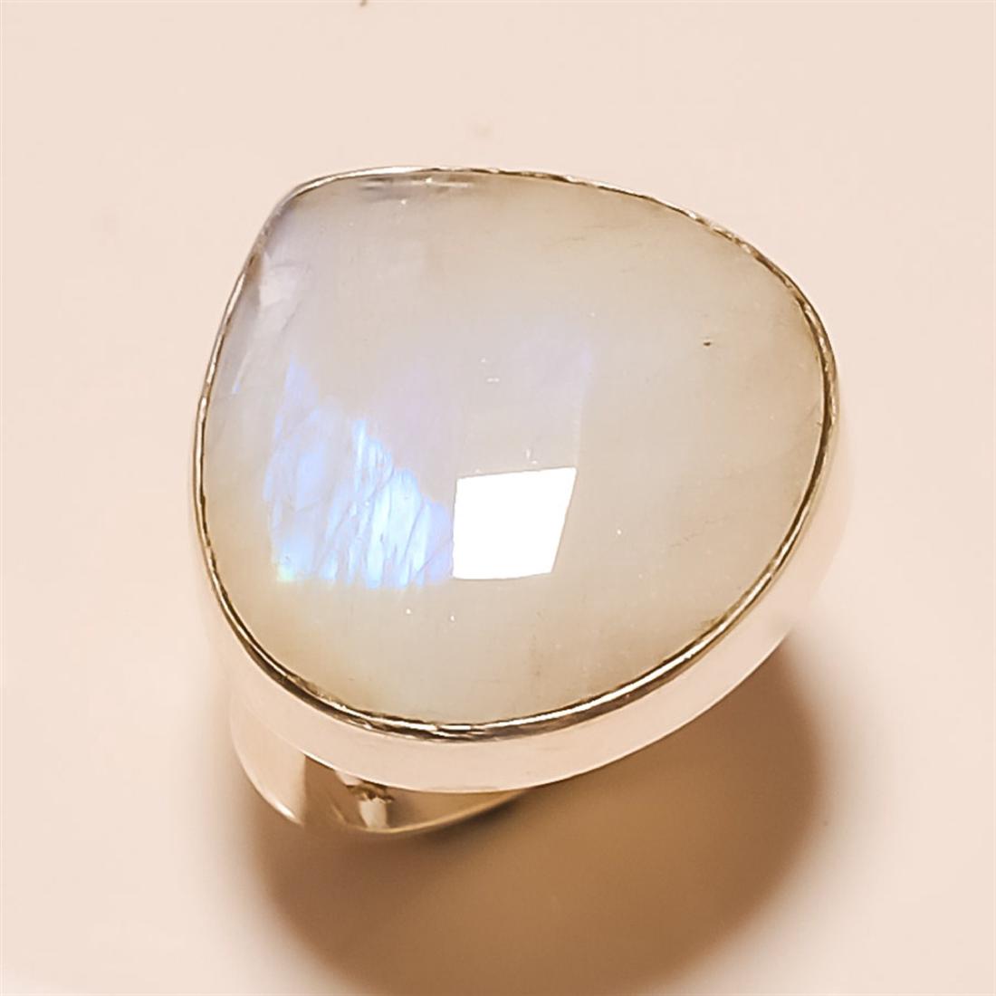 Moonstone RING Solid Sterling Silver: Moonstone RING Solid Sterling Silver Length:1inch Weight:8gram Size:4.75 #R-271