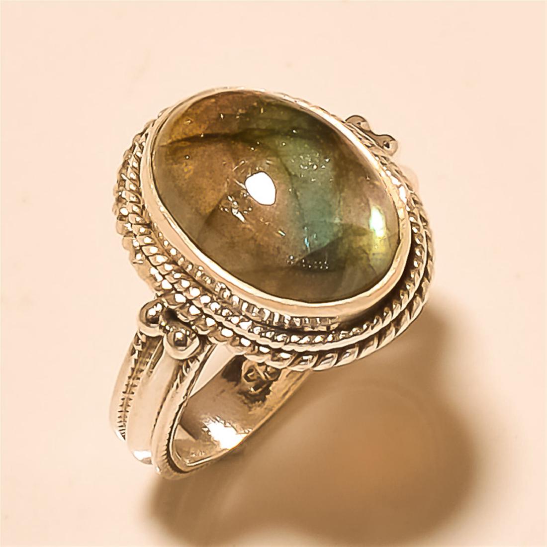 Labradorite RING Solid Sterling Silver: Labradorite RING Solid Sterling Silver Length:0.5inch Weight:6gram Size:7 #R-204