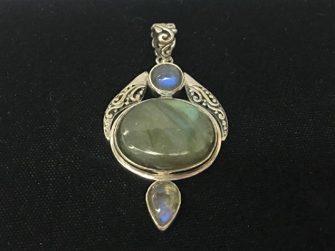 Labradorite Oval Shape W/Other Stones Ss: Labradorite Oval Shape W/Other Stones Ss #IGVR1344