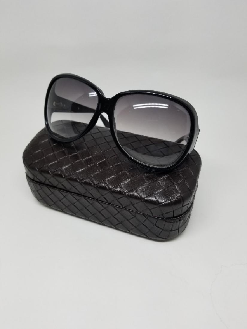 BOTTEGA VENETA SUNGlasses: BOTTEGA VENETA SUNGlasses Brand : BOTTEGA VENETA Serial : BV 68/S 807 Condition : USED SIze : 63 ? 13 120 Come With : CASE , SUNGlasses #RK309
