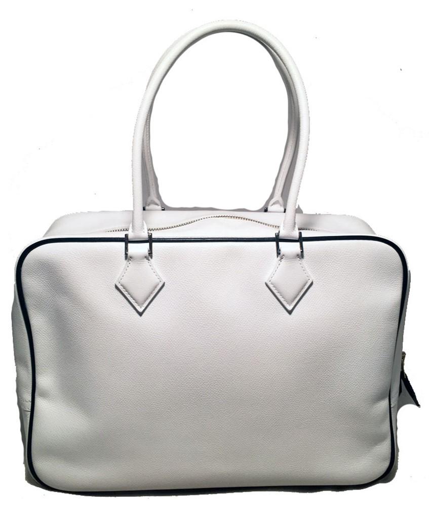 Hermes Black and White Veau Grain Leather Plume 32cm: Gorgeous Hermes Black and White Plume 32cm Tote Handbag in excellent condition. White veau grain leather trimmed with black leather piping. Double corded top handles and full top zipper closure. Black