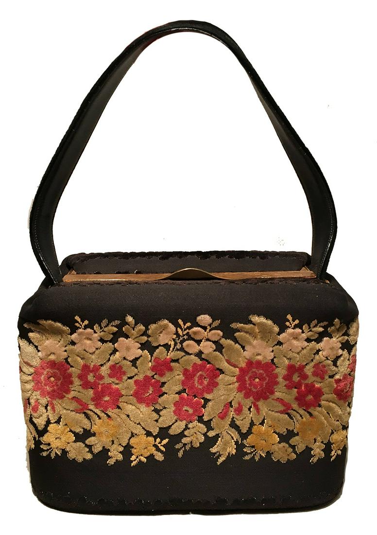 Vintage 1940s Bienen-Davis Floral Velvet Box Handbag: Vintage 1940s Bienen-Davis Floral Velvet Box Handbag in excellent condition. Black woven polyester exterior with a multicolor floral velvet print. Faded green leaves with red and yellow flowers around
