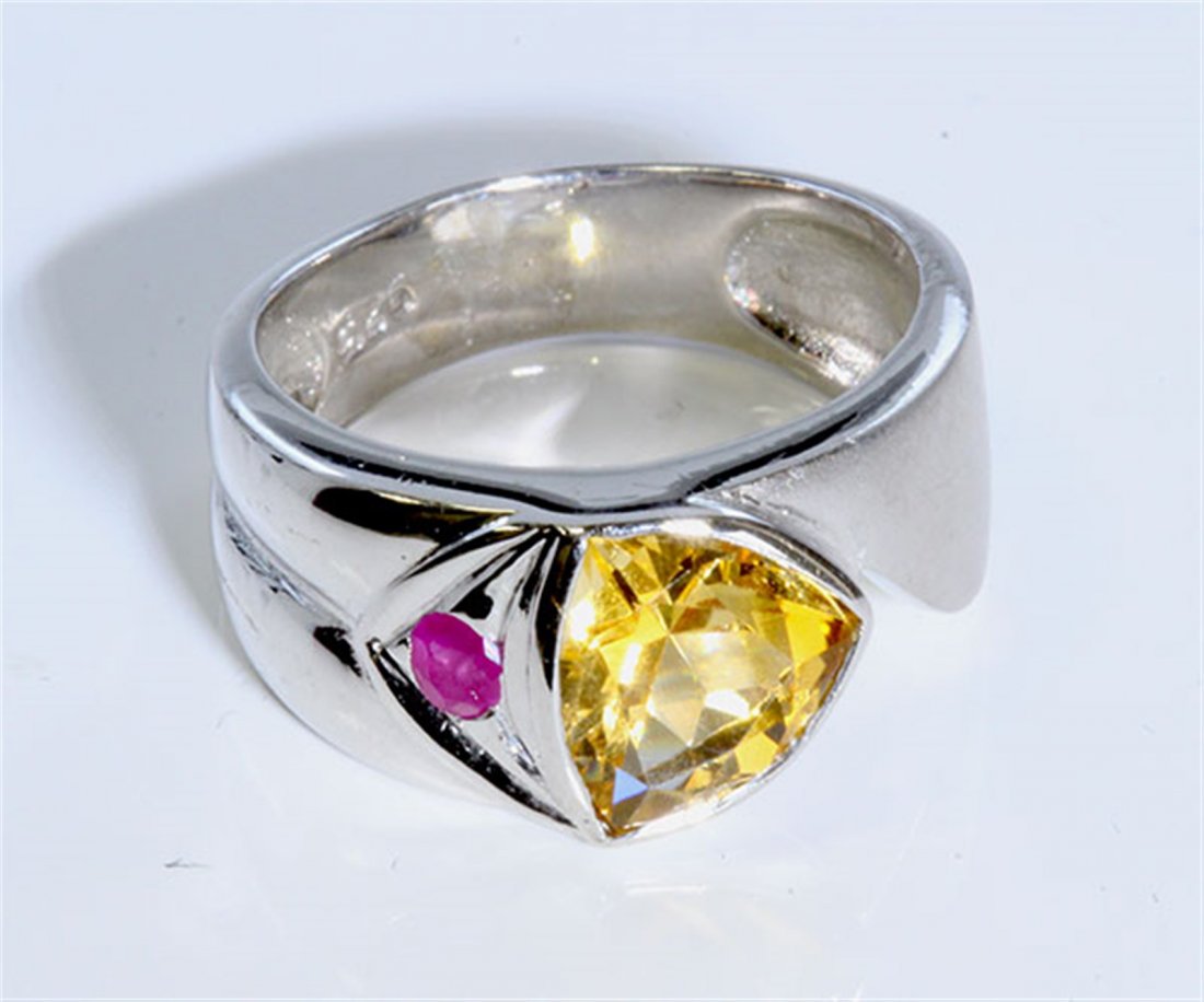 Sterling Silver .925 Citrine W/ Ruby Ring: Sterling Silver .925 Citrine W/ Ruby Ring