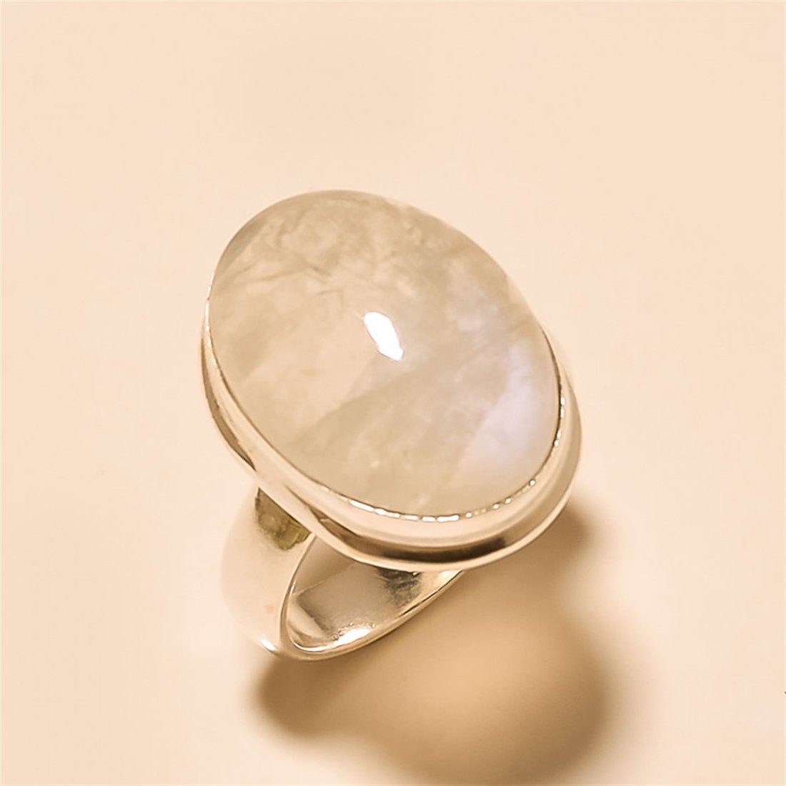 Moonstone RING Solid Sterling Silver: Moonstone RING Solid Sterling Silver Length:0.75inch Weight:7gram #R-172