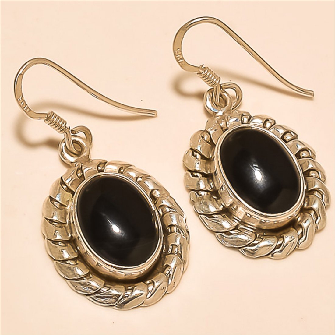 Black Spinel Earring Solid Sterling Silver: Black Spinel Earring Solid Sterling Silver Length:1.25 inch Weight:10 gram #E-039