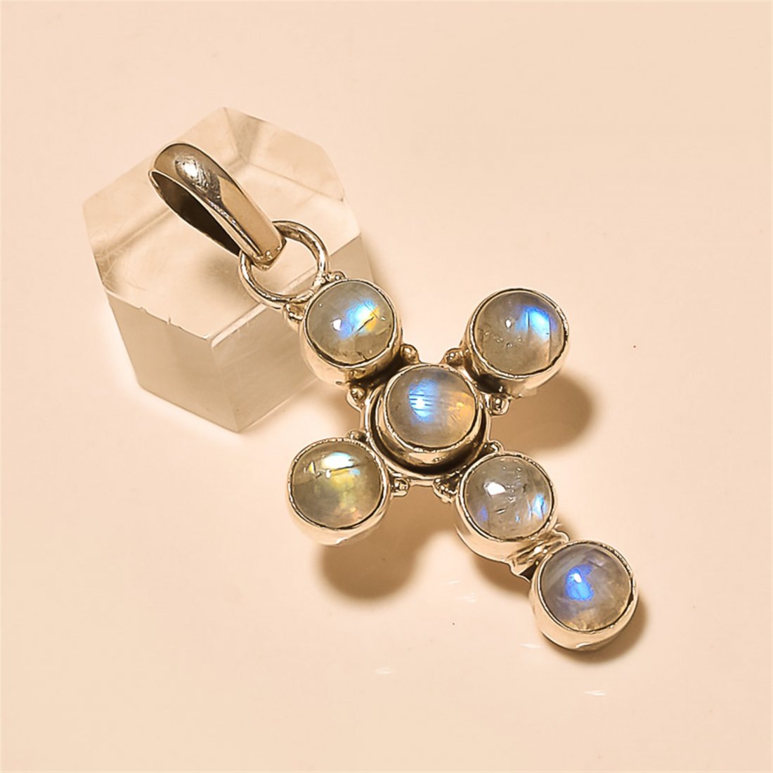 Moonstone Pendant Solid Sterling Silver: Moonstone Pendant Solid Sterling Silver Length:2 inch Weight:7 gram #P-148
