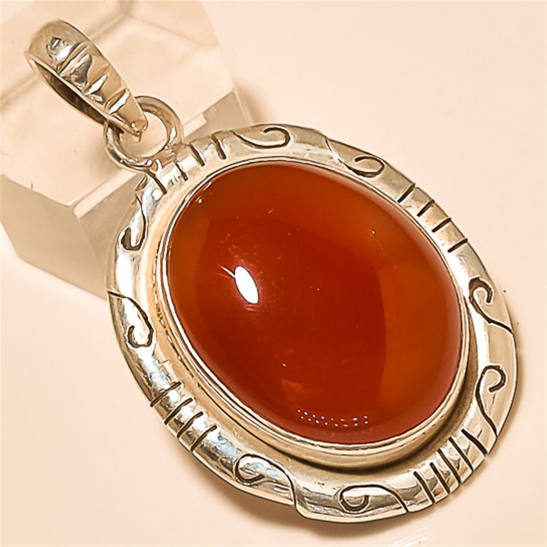Carnelian Pendant Solid Sterling Silver: Carnelian Pendant Solid Sterling Silver Length:1.6 inch Weight:13 gram #P-034