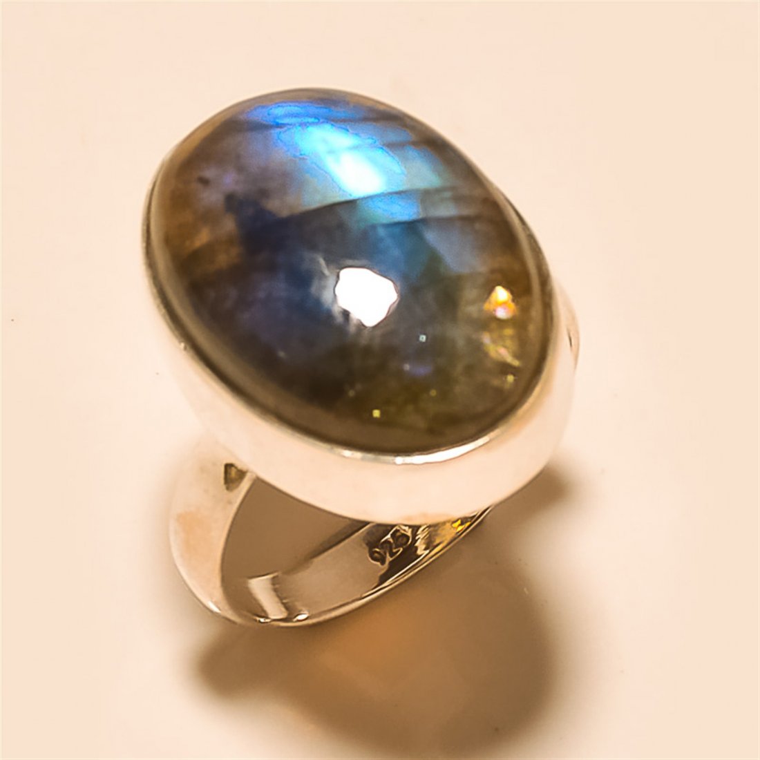 Labradorite RING Solid Sterling Silver: Labradorite RING Solid Sterling Silver Length:0.75inch Weight:6gram #R-152